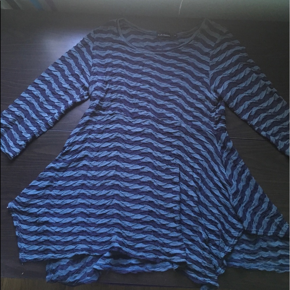Cut Loose small long sleeved blue on blue tunic